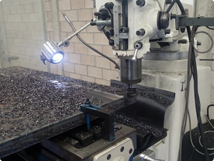 matenimiento 2 Reparación y Fabricación de placas para prensas de Molde