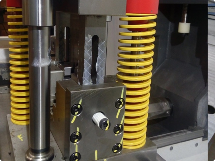 troqueles Diseño y  Fabricación de troquel End Cut para líneas de Roll forming